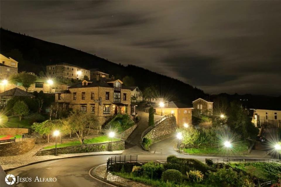 Apartamentos Rurales Tin Turismo Santa Eulalia de Oscos Eksteriør billede