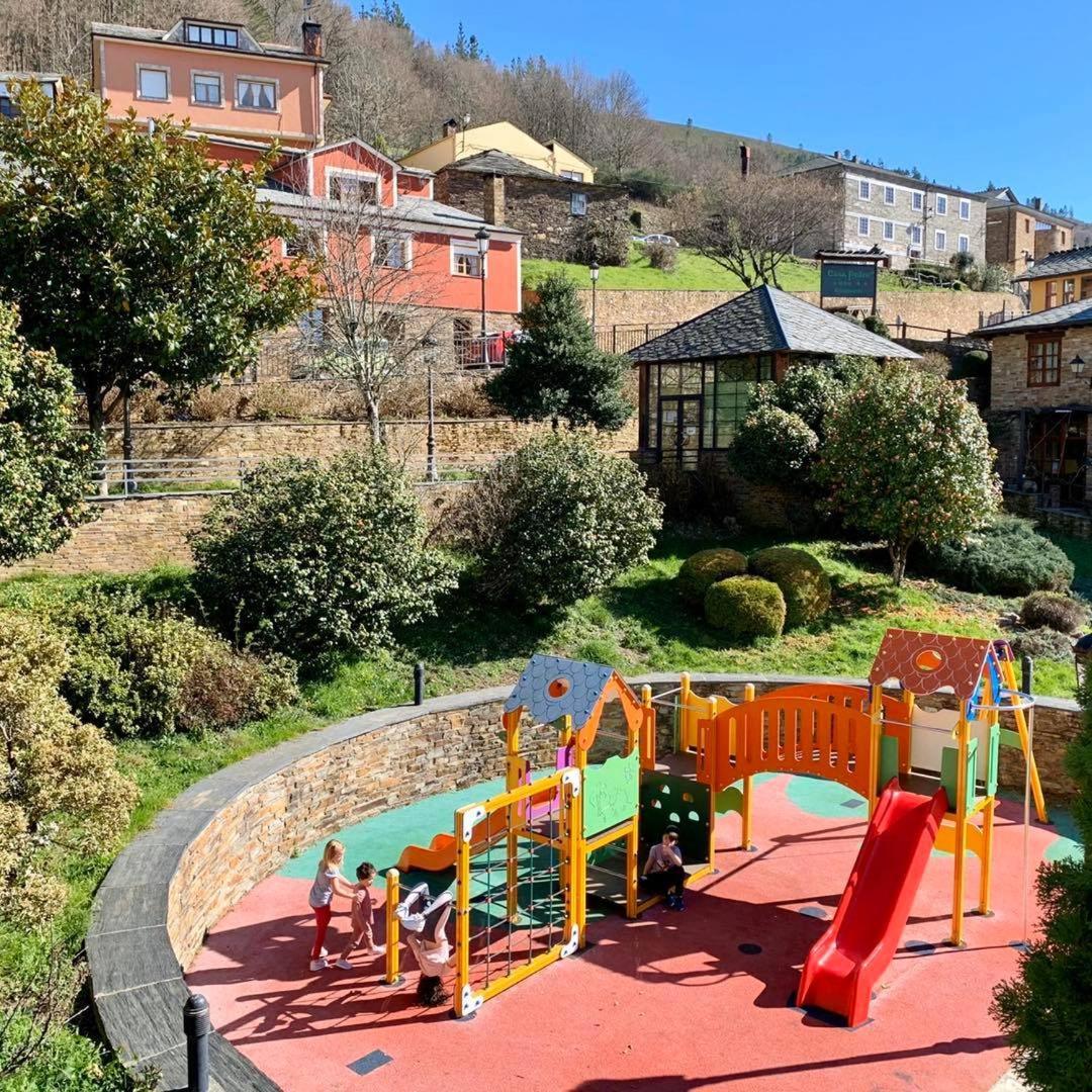 Apartamentos Rurales Tin Turismo Santa Eulalia de Oscos Eksteriør billede